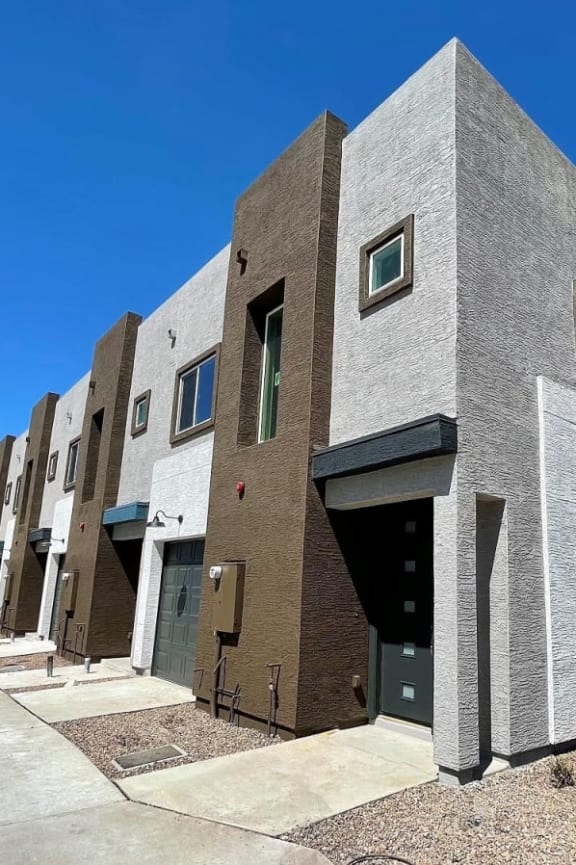 Luxury Townhomes for Rent in Phoenix | Stone View on Central